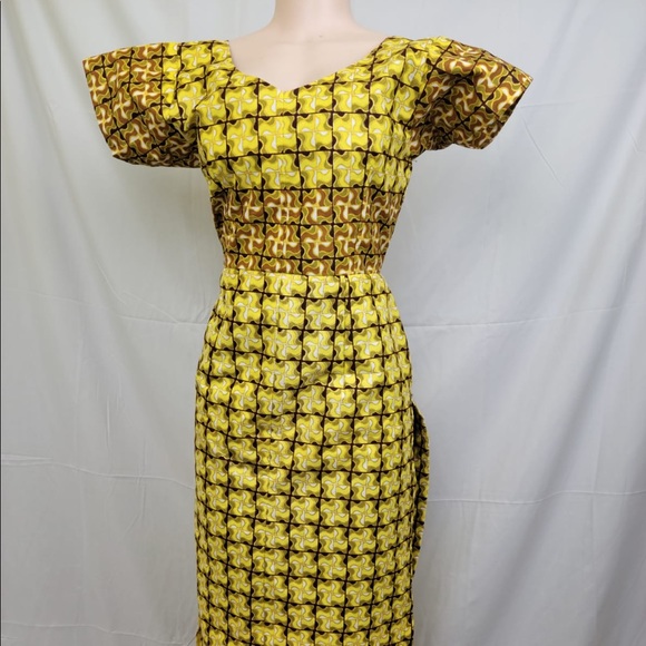 NWOT AFRICAN PRINT SPLIT TOP - Picture 2 of 6